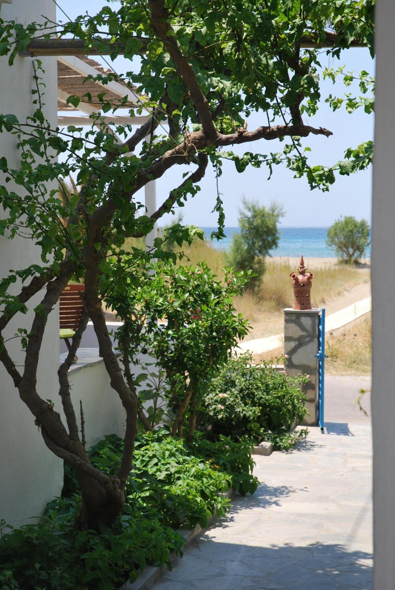 Afroditi Hotel Kamares  Exterior photo