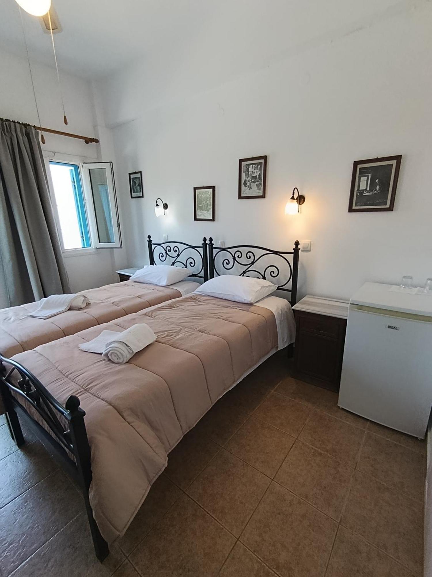 Afroditi Hotel Kamares  Exterior photo